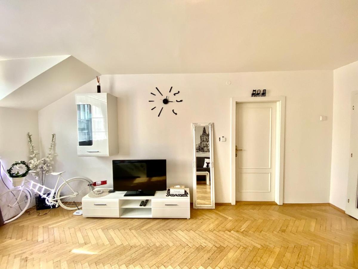 Fantastic Apartment In The City Center ปราก ภายนอก รูปภาพ